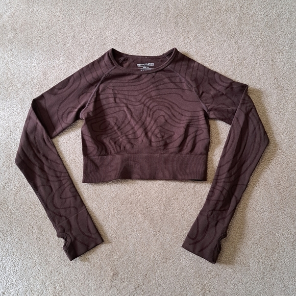 Pretty Little Thing Brown Activewear Top Sport Crop Top Long Sleeved Size Medium - Picture 11 of 11